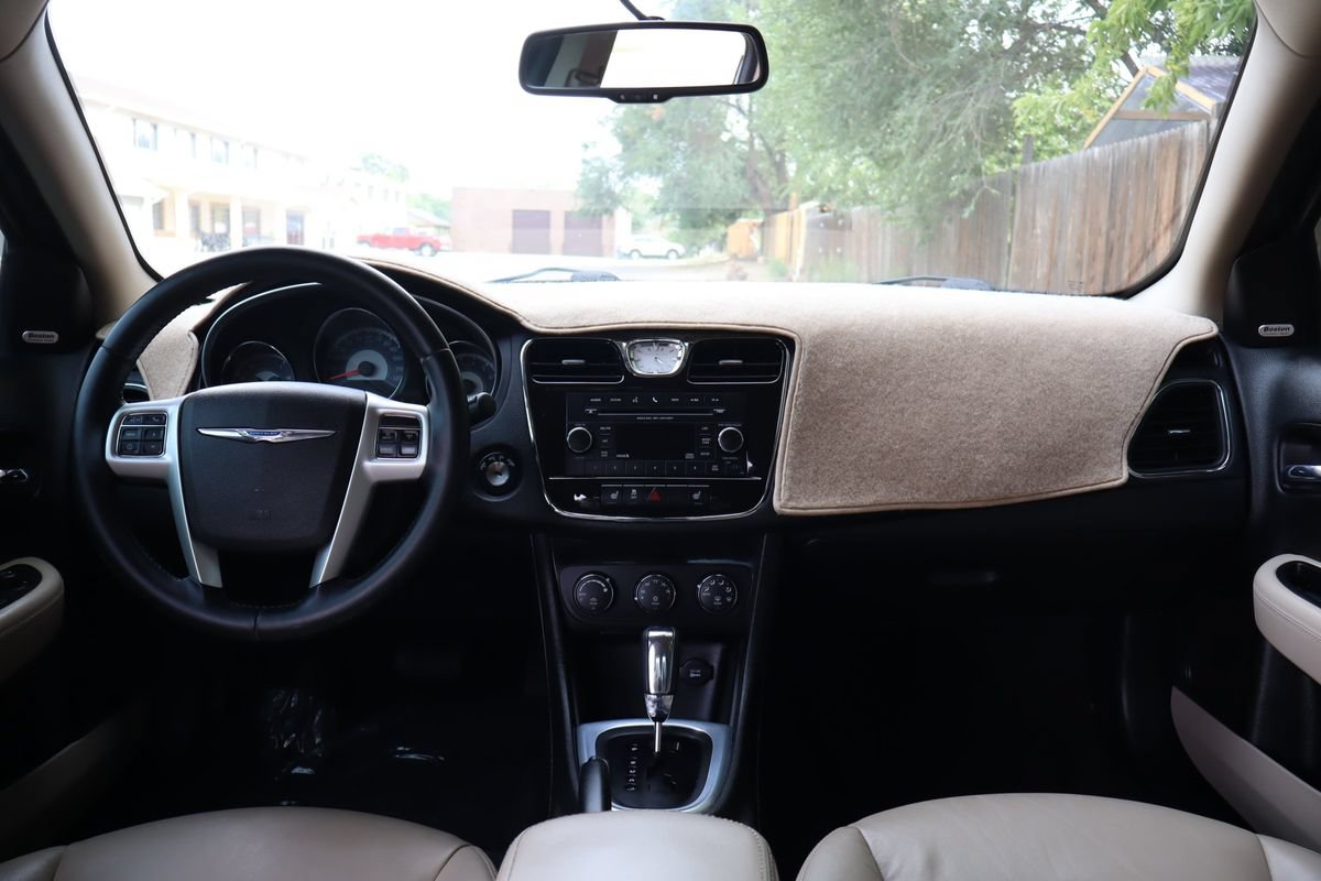 Used 2014 Chrysler 200 Limited FWD image 16