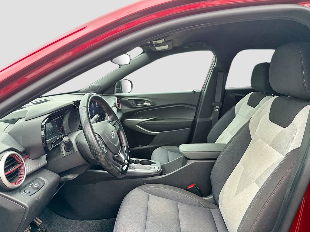 Used 2024 Chevrolet Trax RS w/ Driver Confidence Package FWD image 10