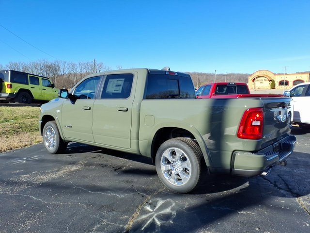 New 2026 RAM 1500 4x4 Crew Cab image 4