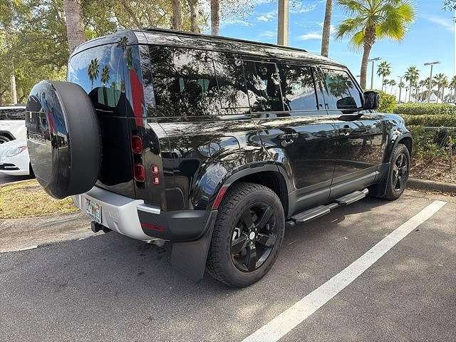 Used 2025 Land Rover Defender 110 S image 9