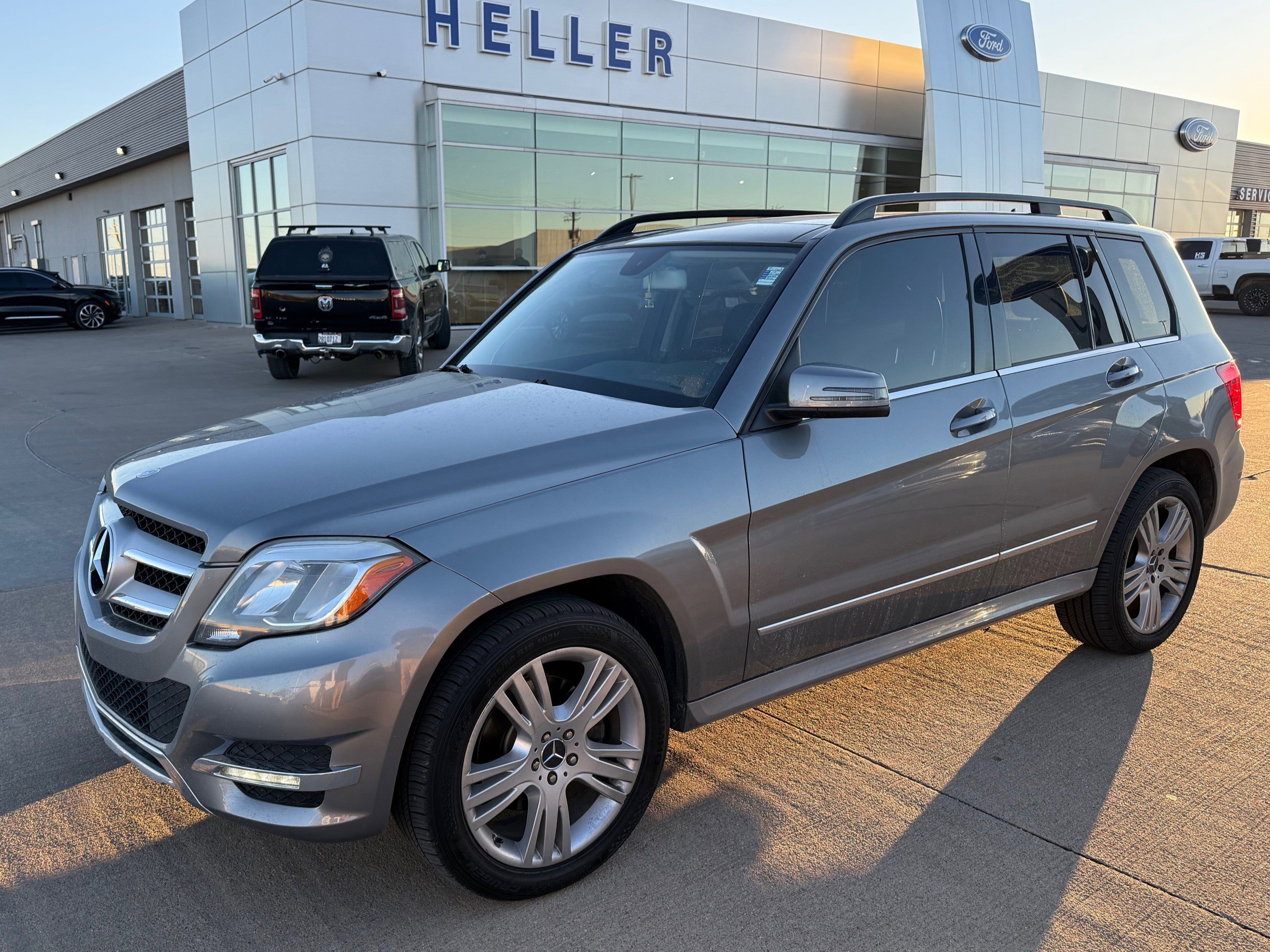 Used 2014 Mercedes-Benz GLK 350 4MATIC image 3