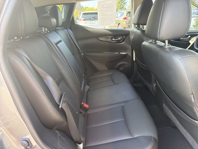 Used 2018 Nissan Rogue Sport SL FWD image 17