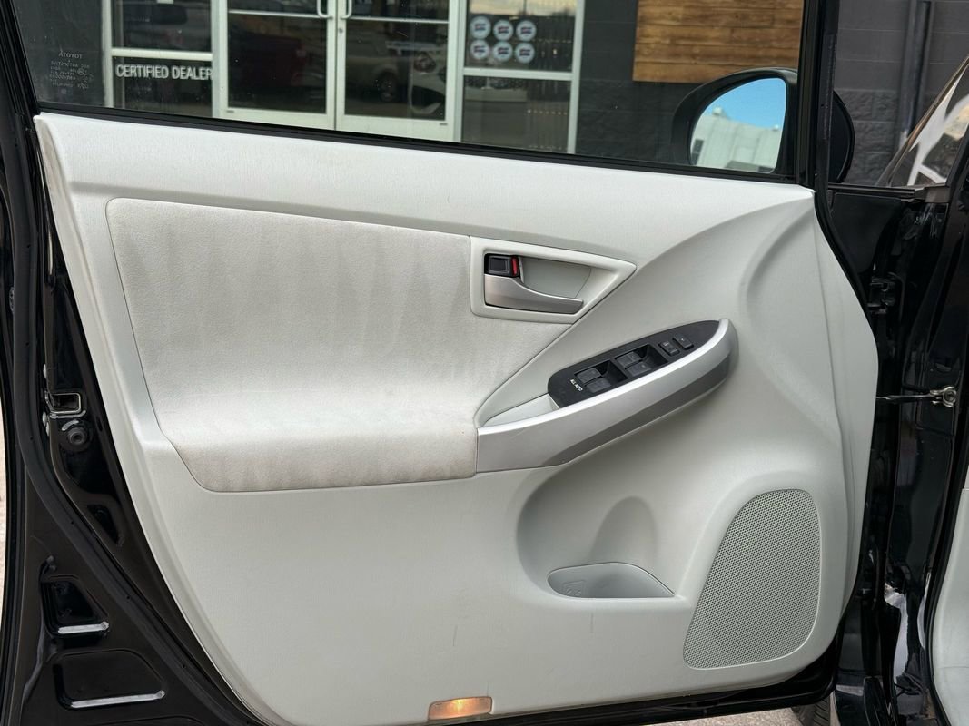 Used 2015 Toyota Prius Three image 22