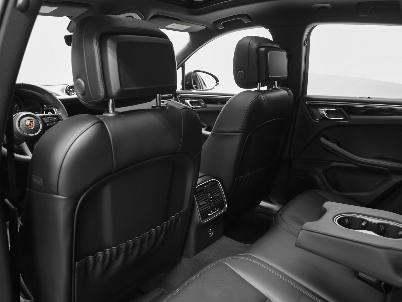Certified 2026 Porsche Macan AWD/4WD image 47