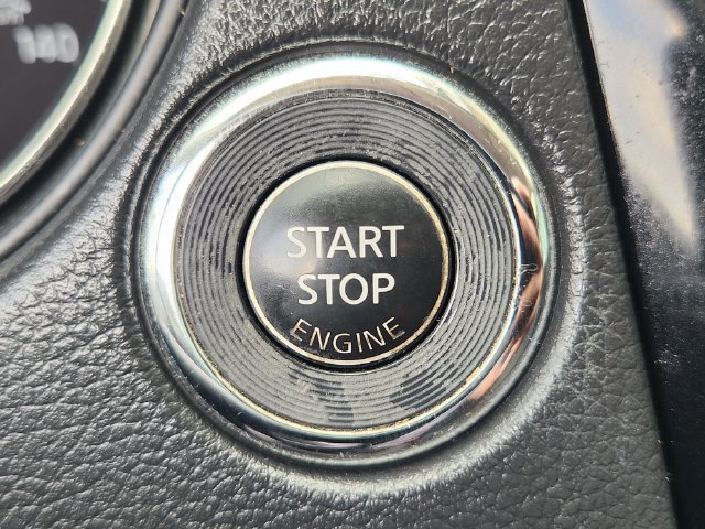 Used 2016 Nissan Rogue SV FWD image 19