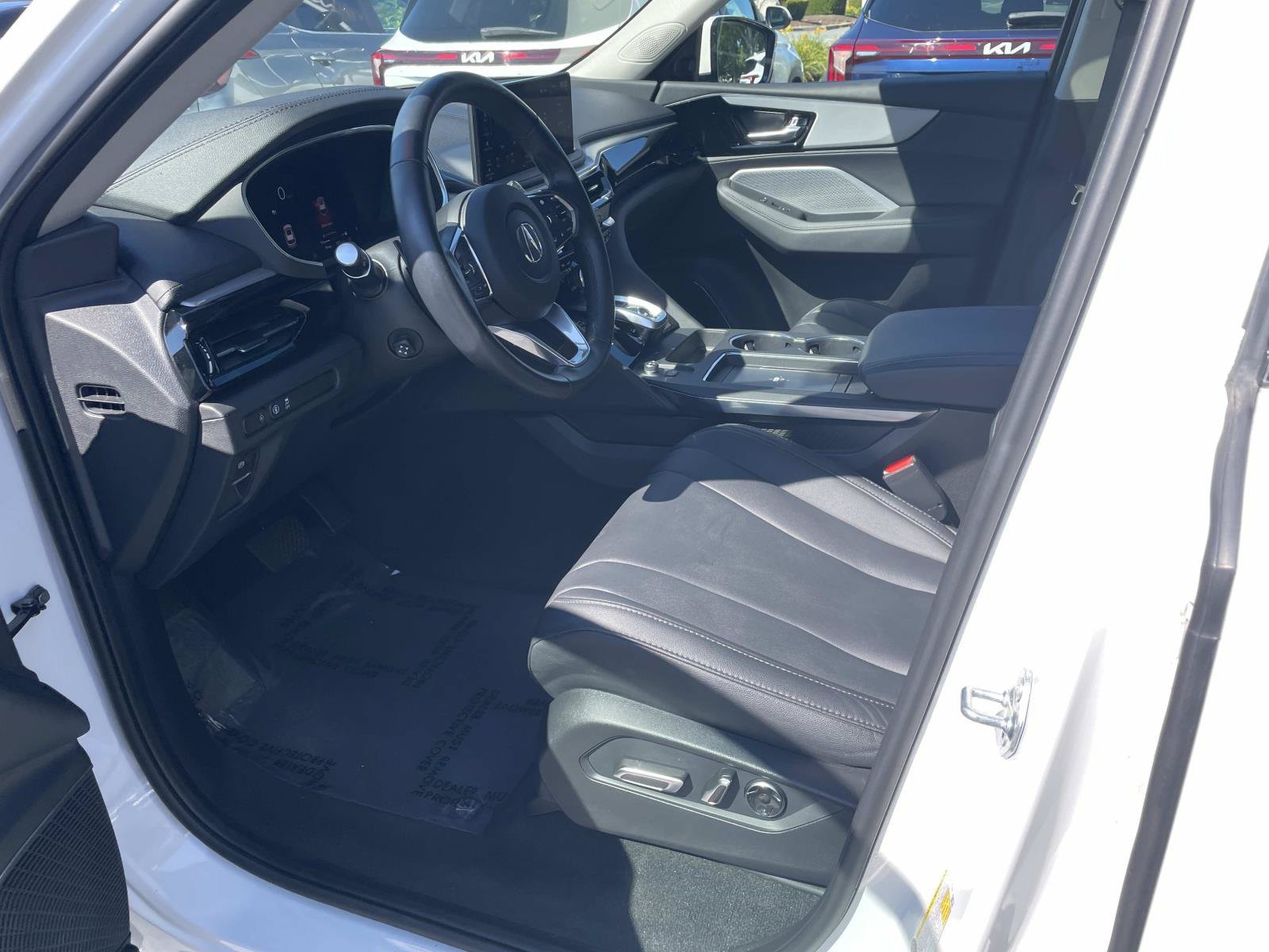 Used 2025 Acura MDX SH-AWD image 18
