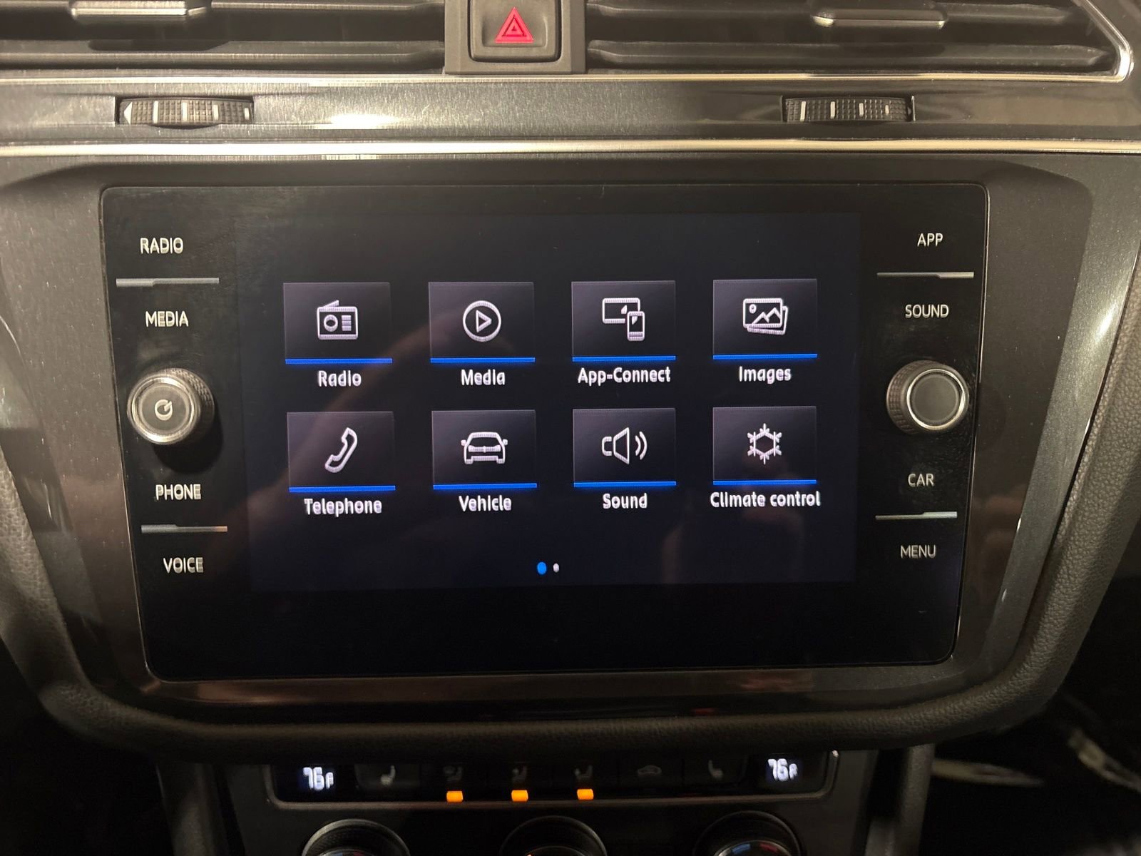 Used 2018 Volkswagen Tiguan SE image 19