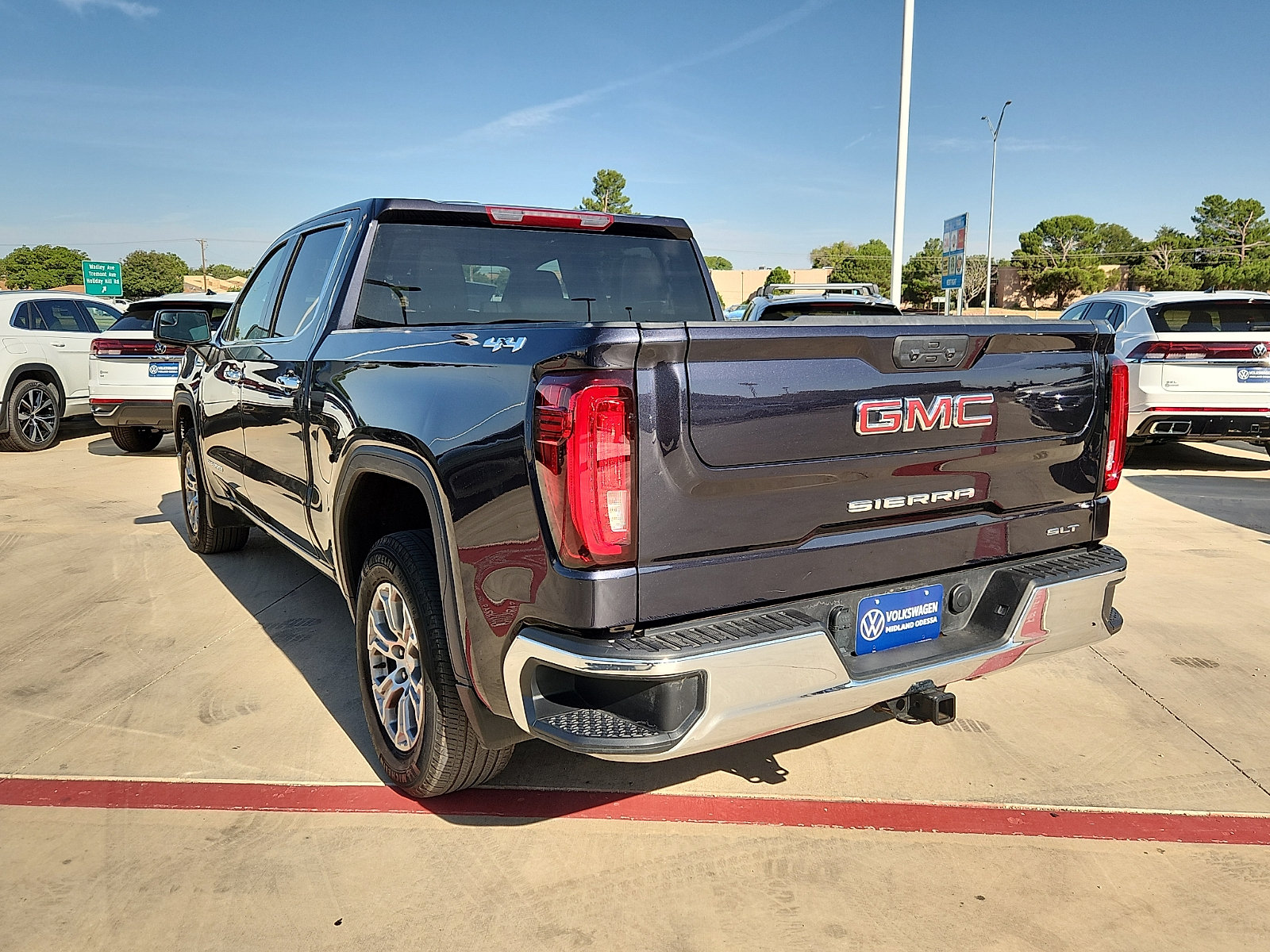 Used 2025 GMC Sierra 1500 SLT AWD/4WD image 4