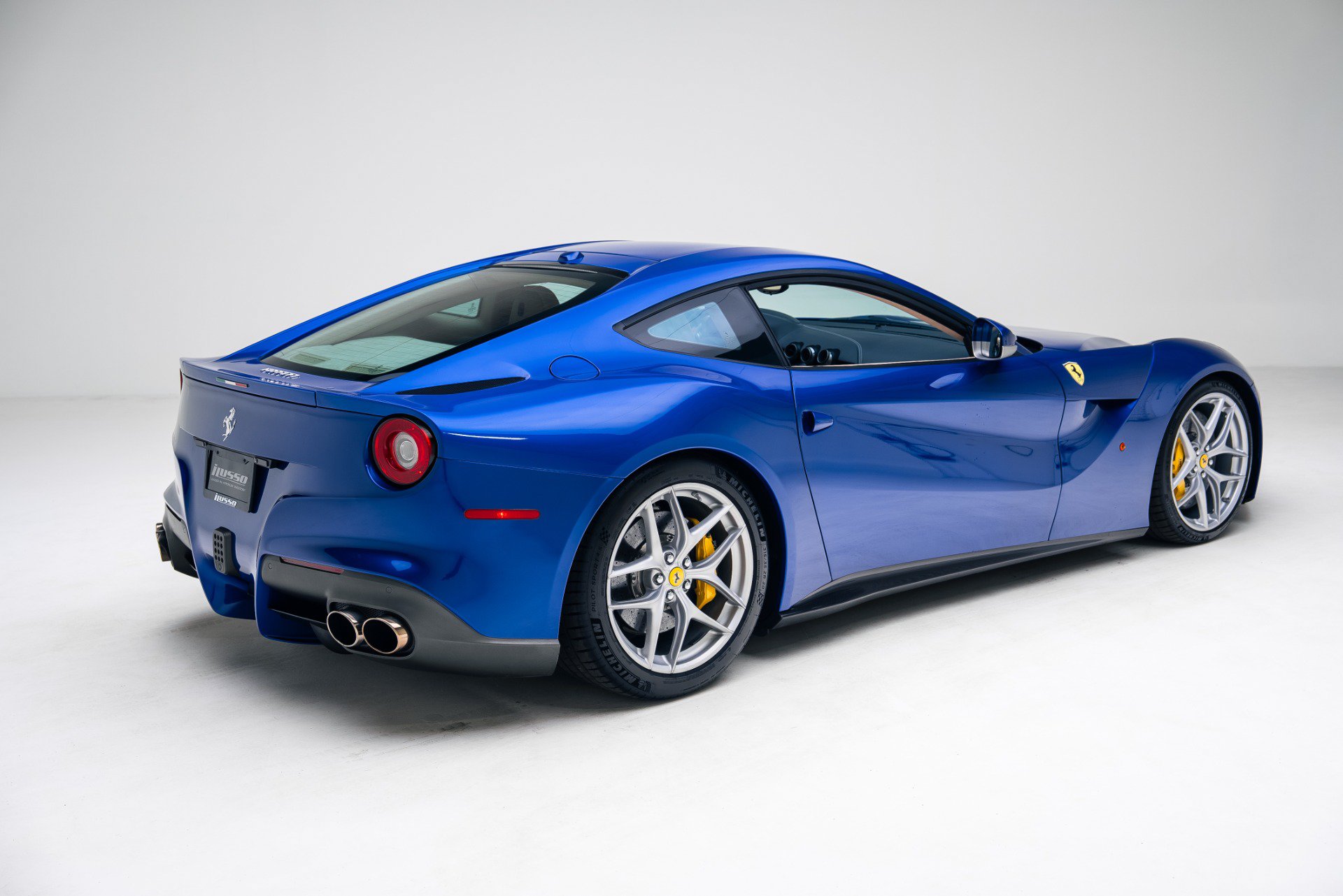 Used 2016 Ferrari F12 Berlinetta RWD image 5