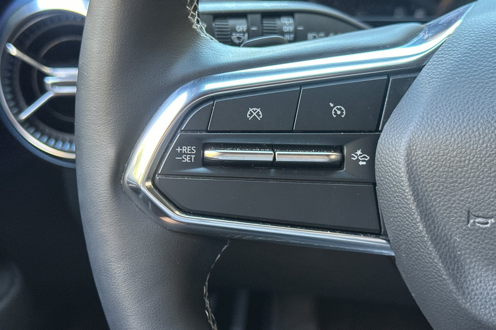 Used 2024 Chevrolet Equinox EV LT FWD image 33