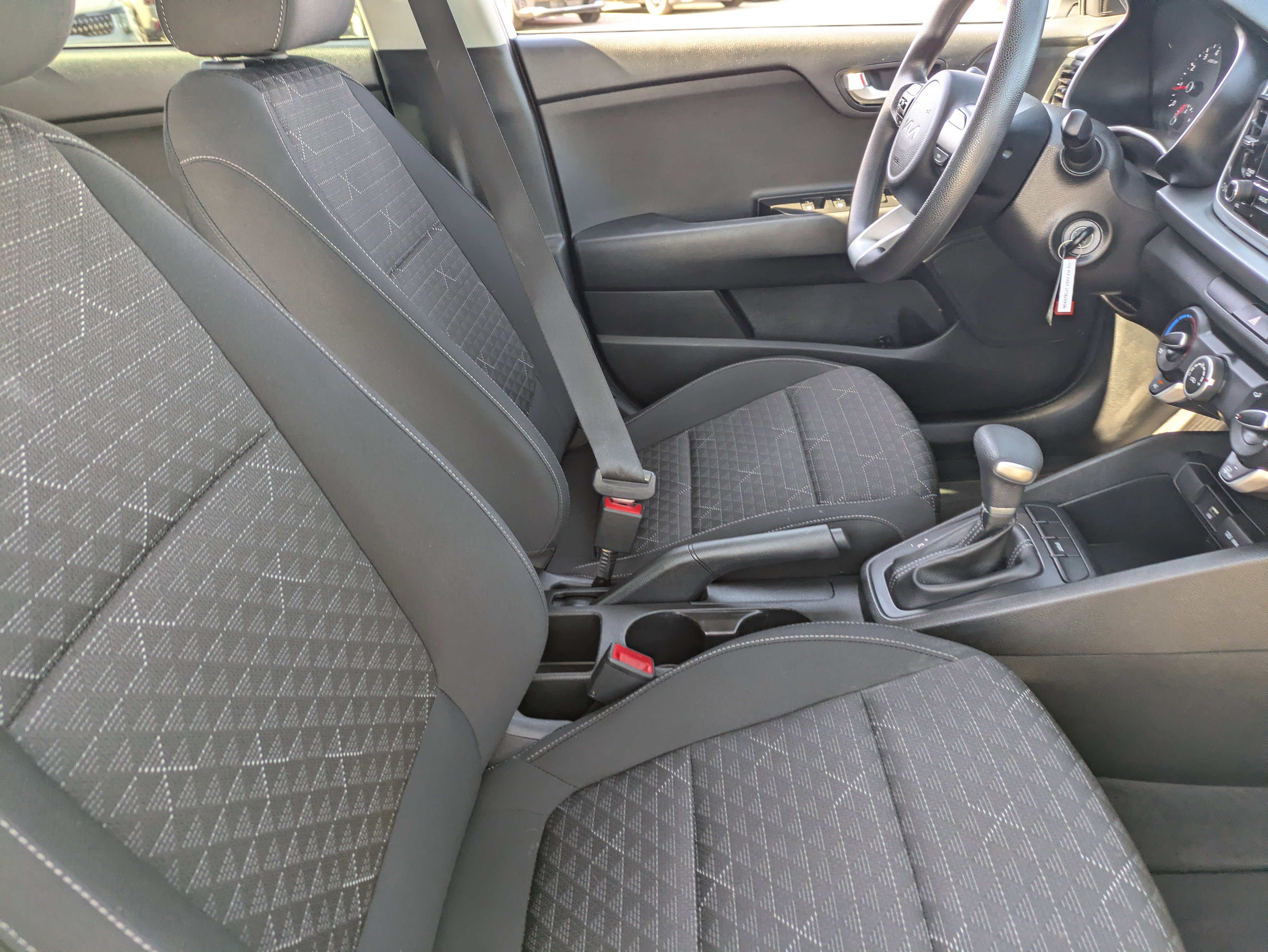 Used 2022 Kia Rio LX image 11