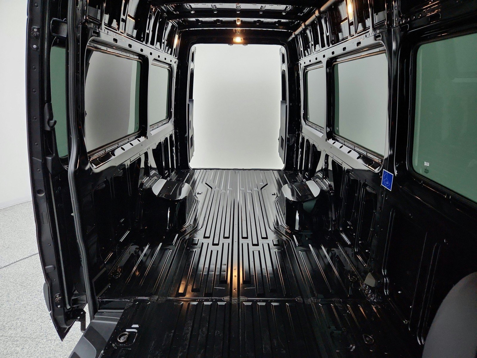 Used 2024 Mercedes-Benz Sprinter 3500 w/ Parking Package image 23