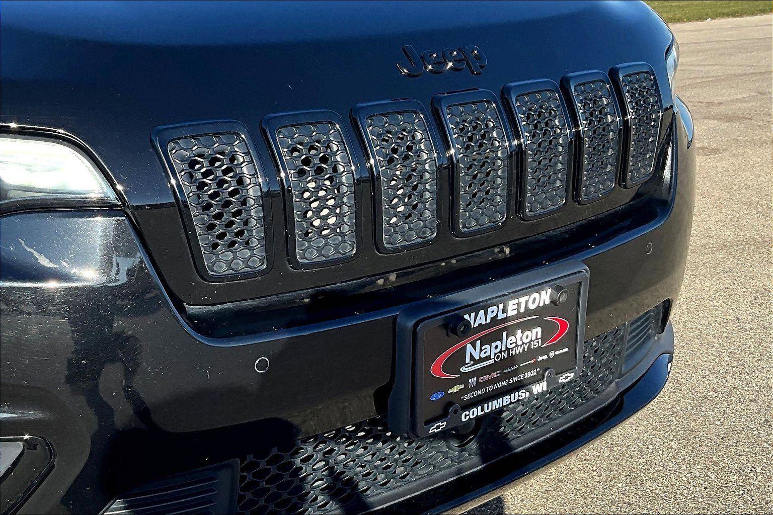 Used 2023 Jeep Cherokee Altitude Lux image 28