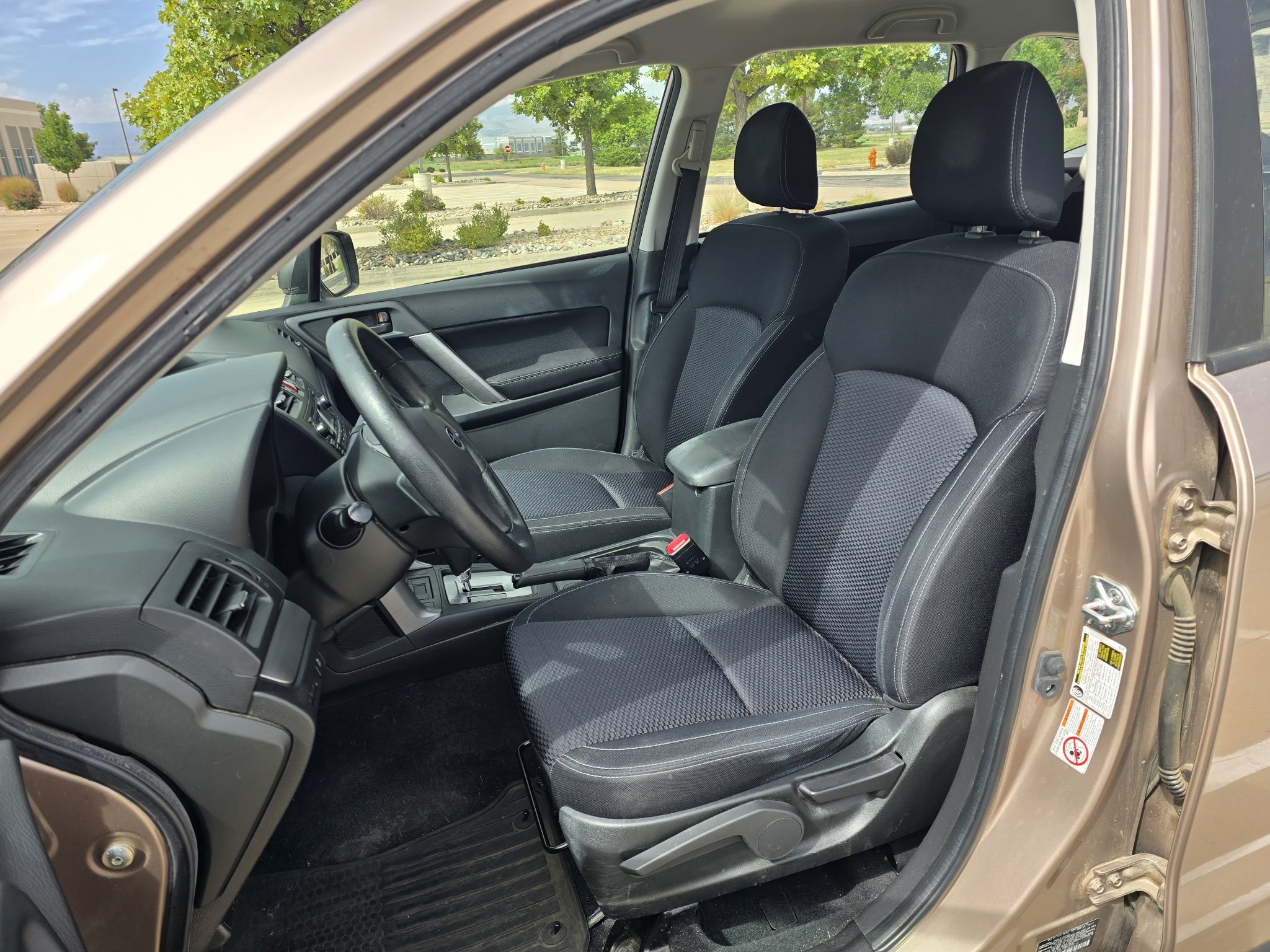 Used 2014 Subaru Forester 2.5i AWD/4WD image 14
