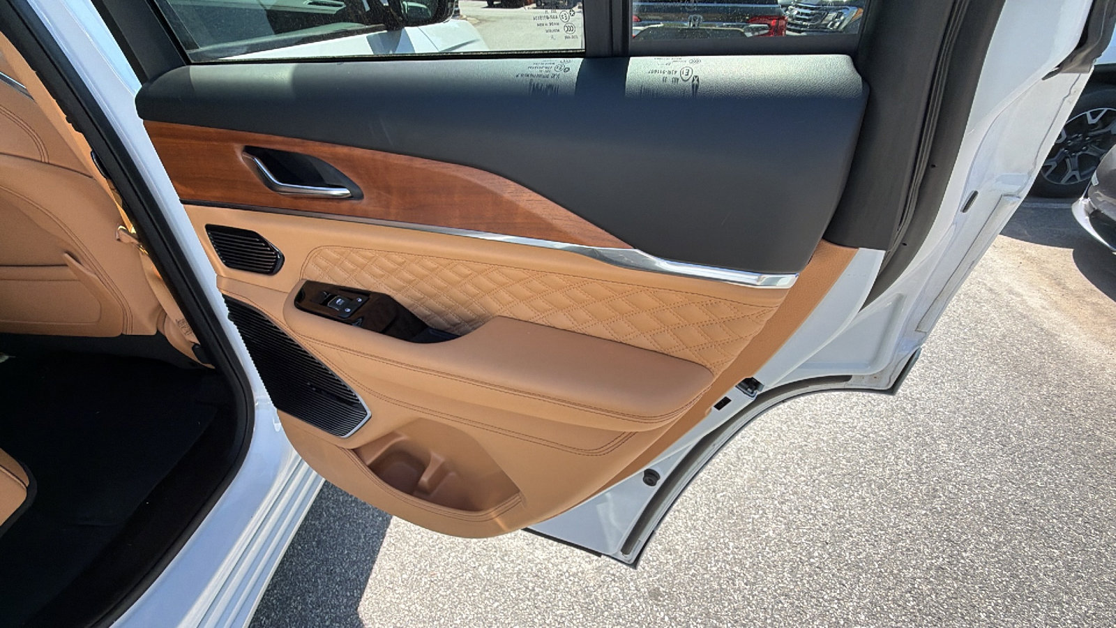 Used 2024 Jeep Grand Cherokee Summit AWD/4WD image 20