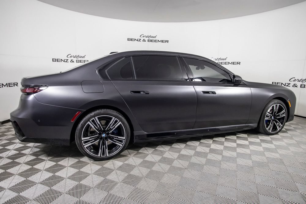 Used 2023 BMW i7 xDrive60 w/ Executive Package 2 AWD/4WD image 4
