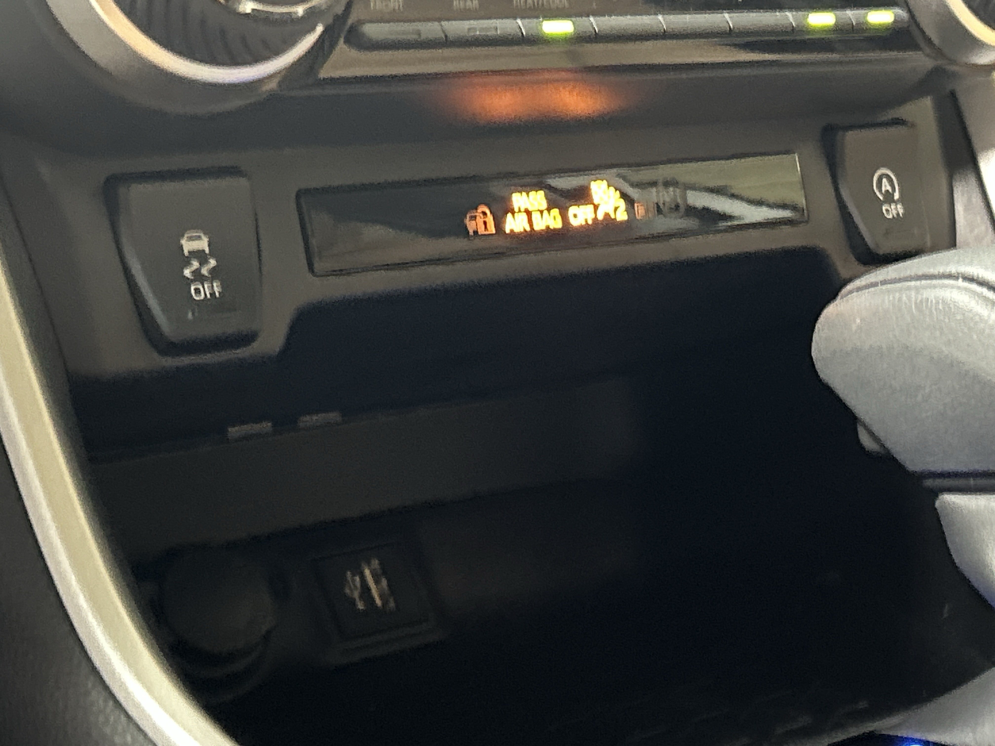 Certified 2025 Toyota RAV4 XLE w/ Convenience Package FWD image 36