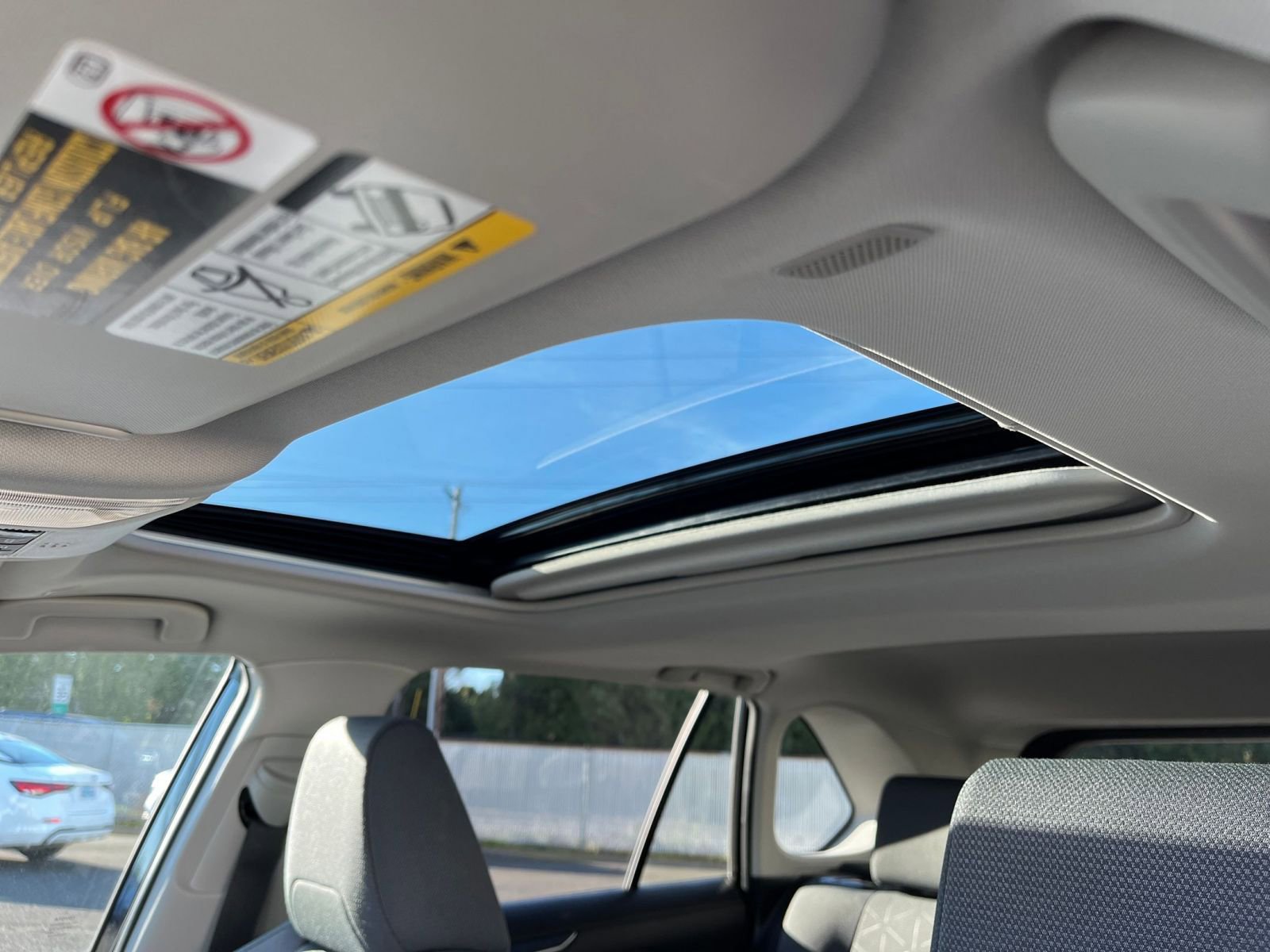 Used 2025 Toyota RAV4 XLE w/ Convenience Package image 28