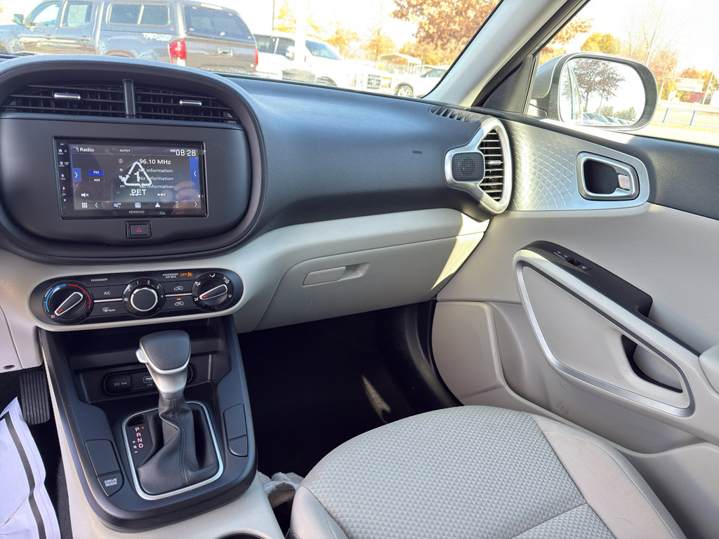 Used 2022 Kia Soul LX image 24