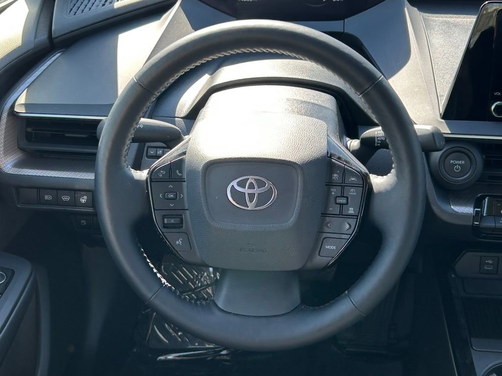 Used 2025 Toyota Prius XLE FWD image 38