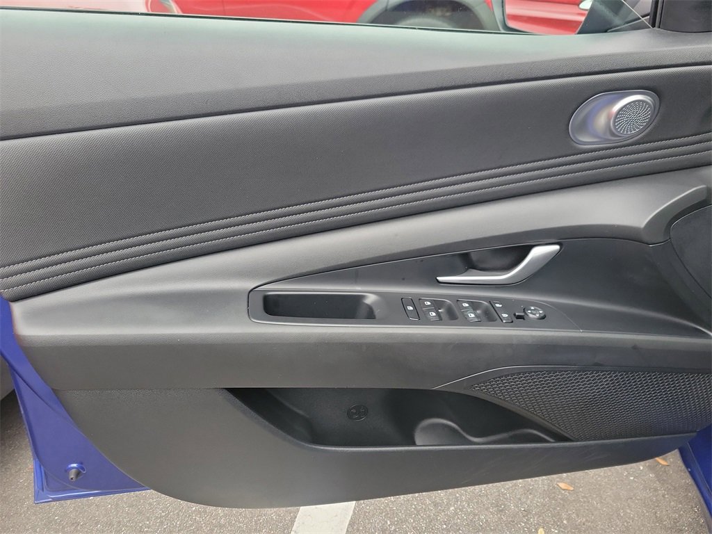 Certified 2023 Hyundai Elantra SEL w/ Convenience Package image 16