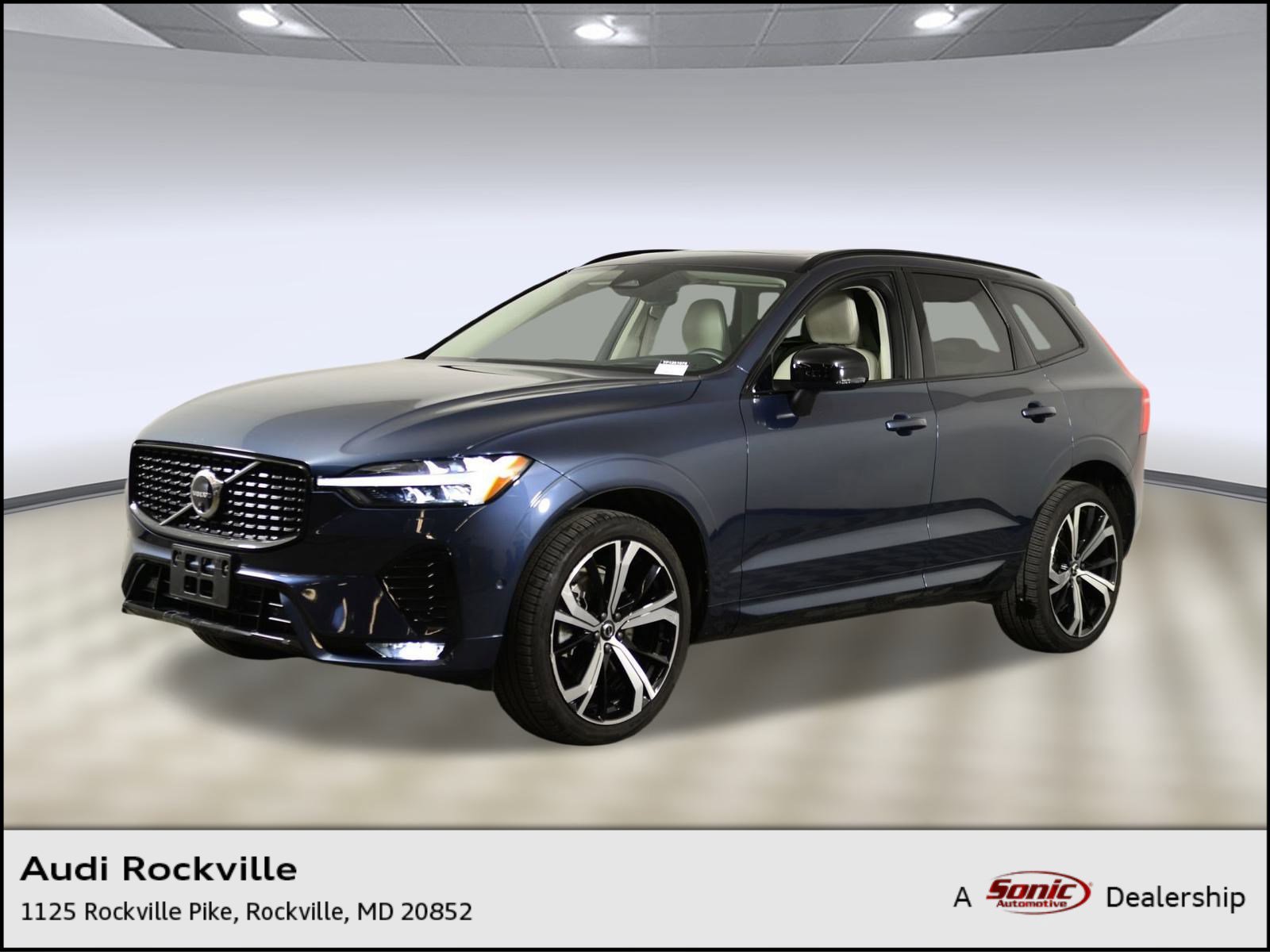 Used 2023 Volvo XC60 B5 Ultimate w/ Climate Package image 1