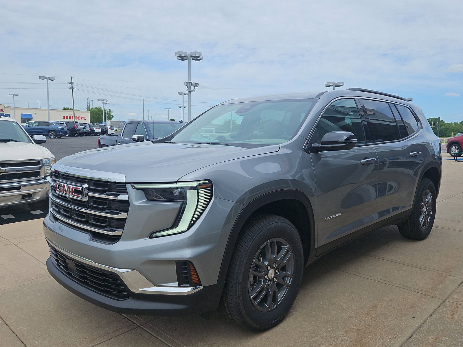 New 2026 GMC Acadia Elevation FWD image 2