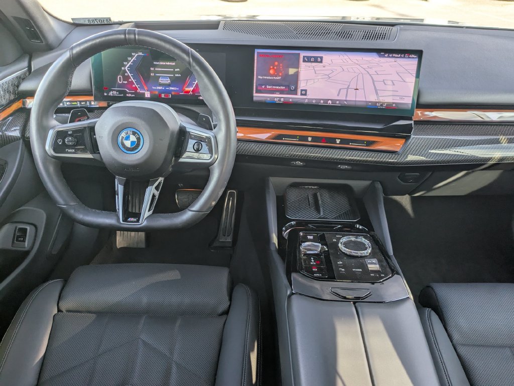 Used 2026 BMW 550e xDrive w/ Executive Package AWD/4WD image 29