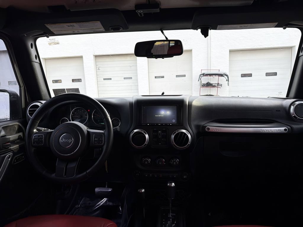 Used 2015 Jeep Wrangler Unlimited Rubicon w/ Dual Top Group AWD/4WD image 18