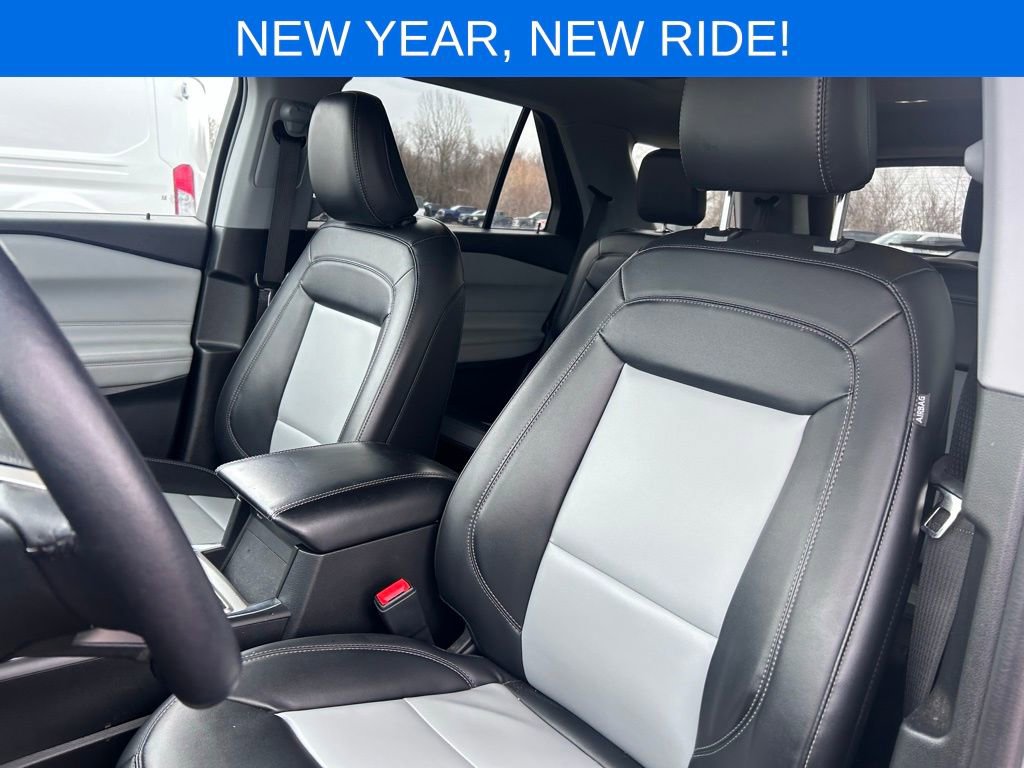 Used 2023 Ford Explorer XLT w/ Equipment Group 202A image 12