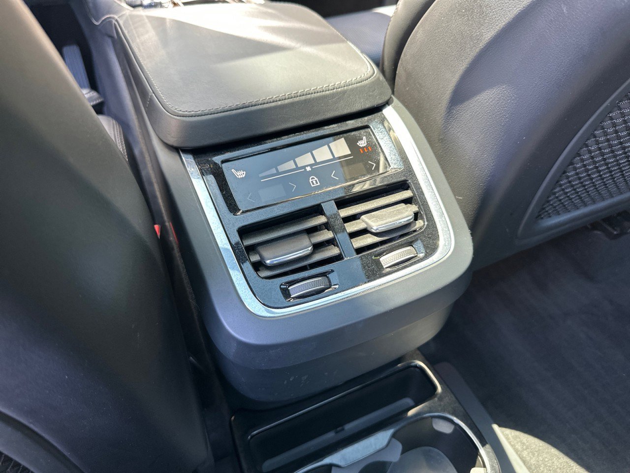 Used 2020 Volvo XC90 T6 Inscription w/ Protection Package Premier AWD/4WD image 33