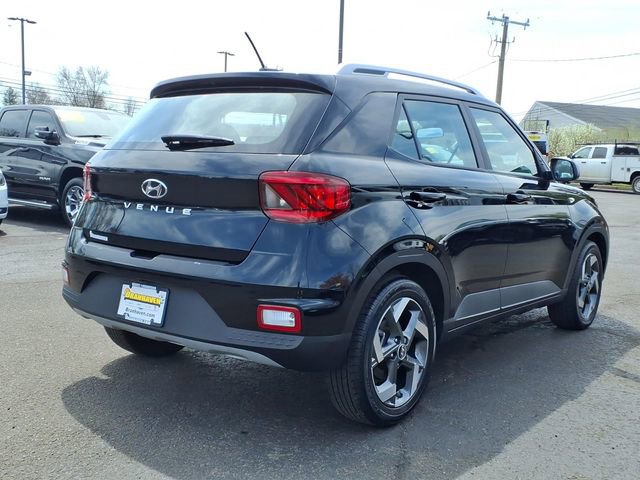 Used 2023 Hyundai Venue SEL image 6