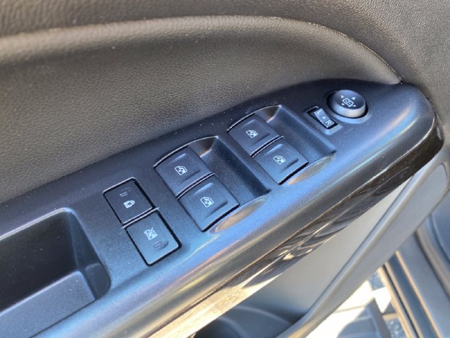 Used 2016 GMC Canyon SLE w/ Nightfall Edition AWD/4WD image 16