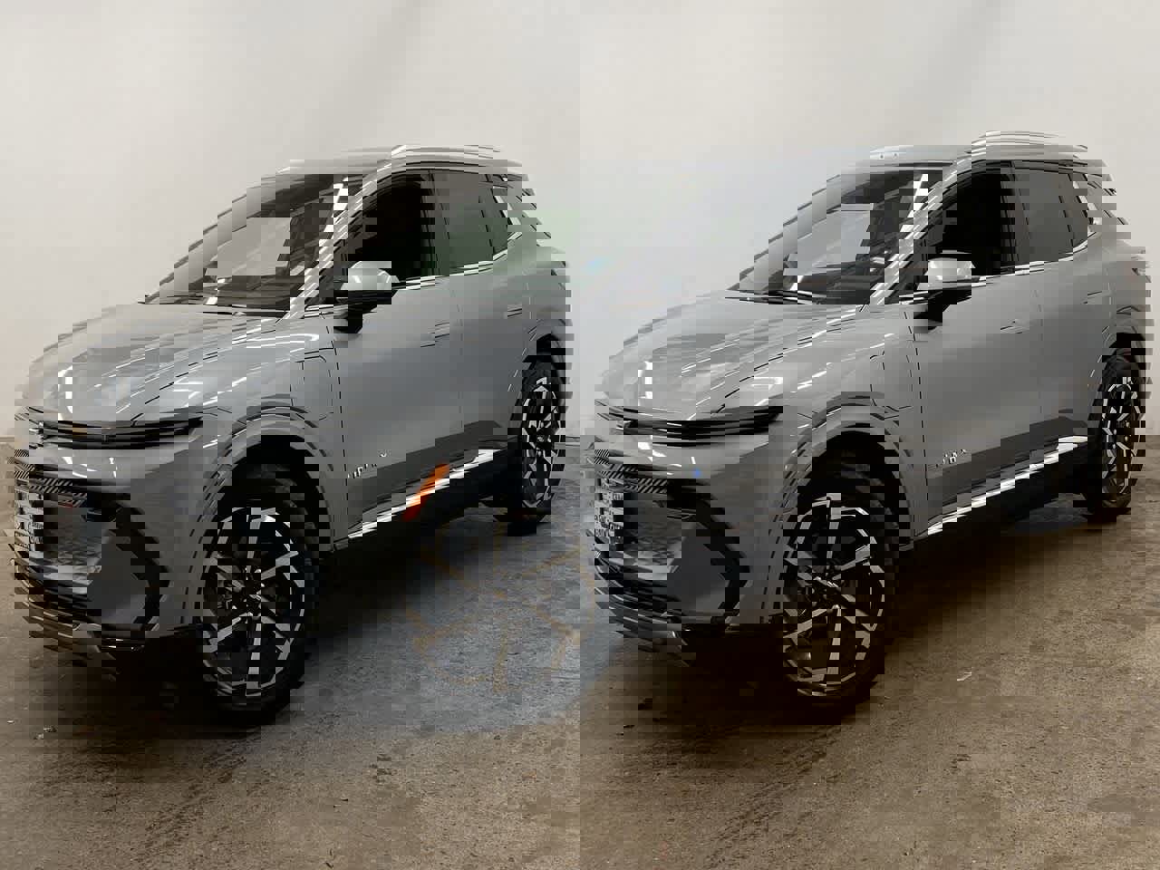 Used 2025 Chevrolet Equinox EV LT w/ Convenience Package image 1