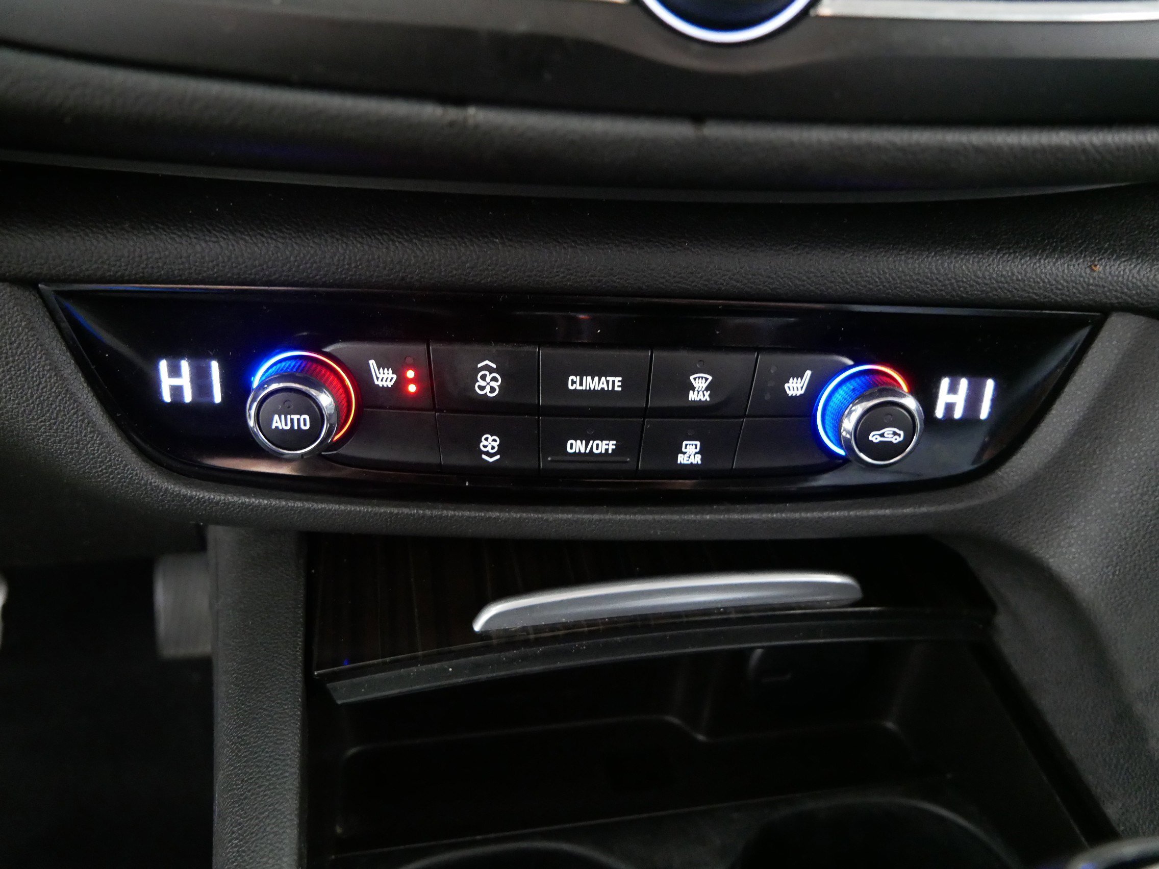 Used 2018 Buick Regal Essence image 23