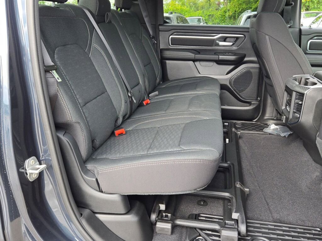 New 2026 RAM 1500 4x4 Crew Cab image 8