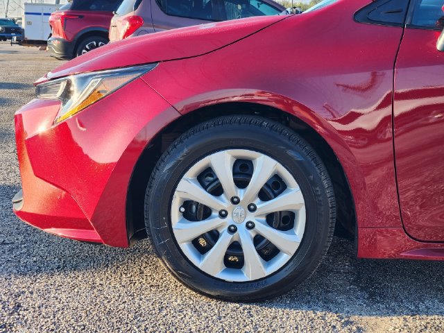 Used 2025 Toyota Corolla LE FWD image 8