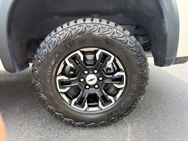 Used 2026 Chevrolet Silverado 1500 ZR2 AWD/4WD image 16
