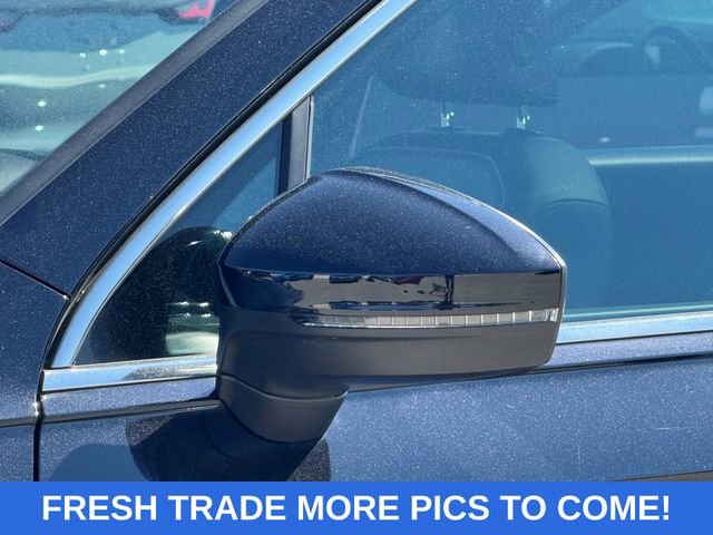 Used 2024 Volkswagen Tiguan SE w/ Panoramic Sunroof Package AWD/4WD image 4