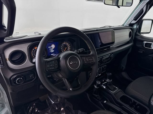 Used 2024 Jeep Wrangler Unlimited Sport AWD/4WD image 9