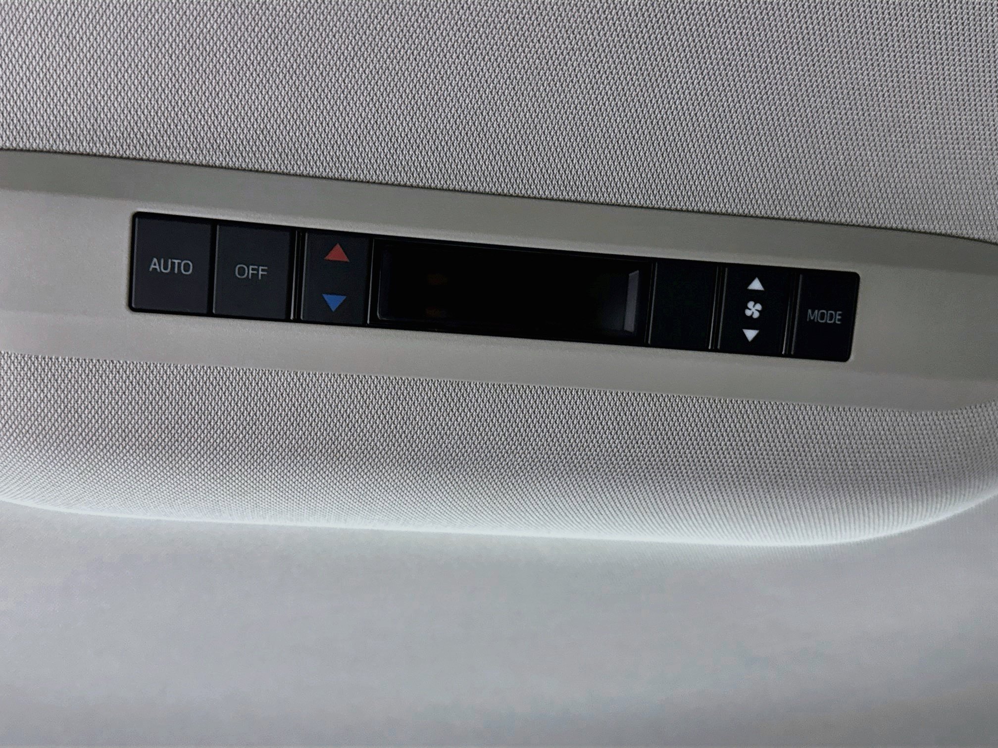 Certified 2025 Toyota Sienna LE FWD image 24
