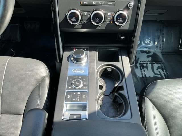 Used 2020 Land Rover Discovery SE AWD/4WD image 15