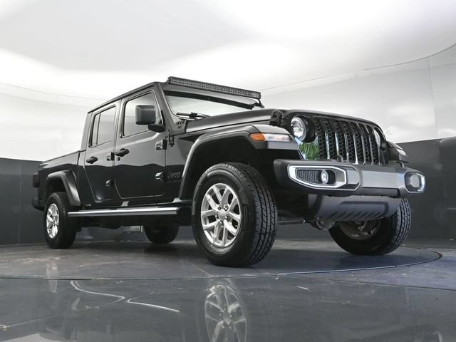 Used 2023 Jeep Gladiator Sport AWD/4WD image 29