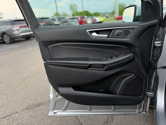 Used 2022 Ford Edge Titanium AWD/4WD image 10
