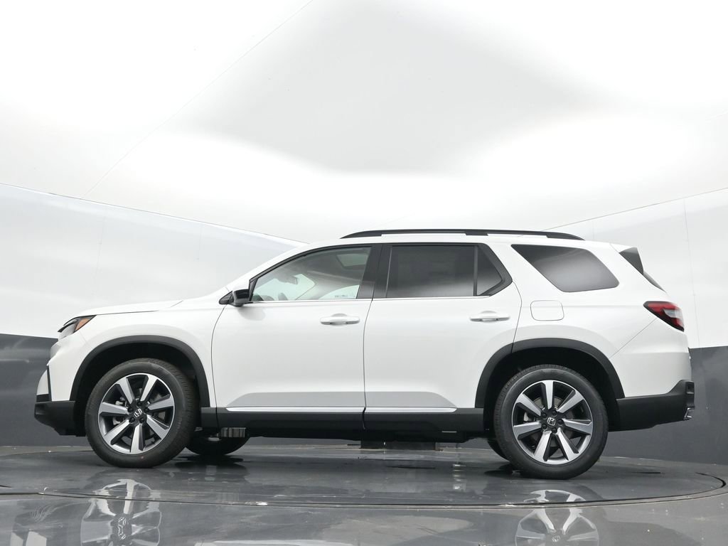 New 2025 Honda Pilot Touring image 14