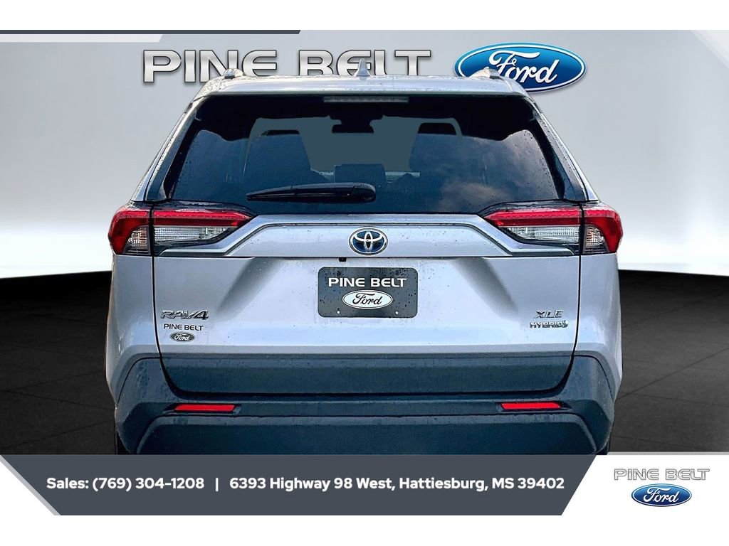Used 2024 Toyota RAV4 XLE AWD/4WD image 4