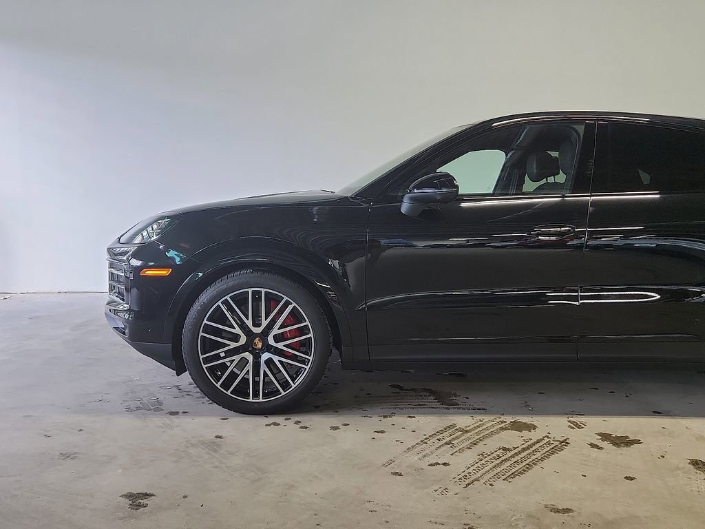 Certified 2025 Porsche Cayenne S AWD/4WD image 6
