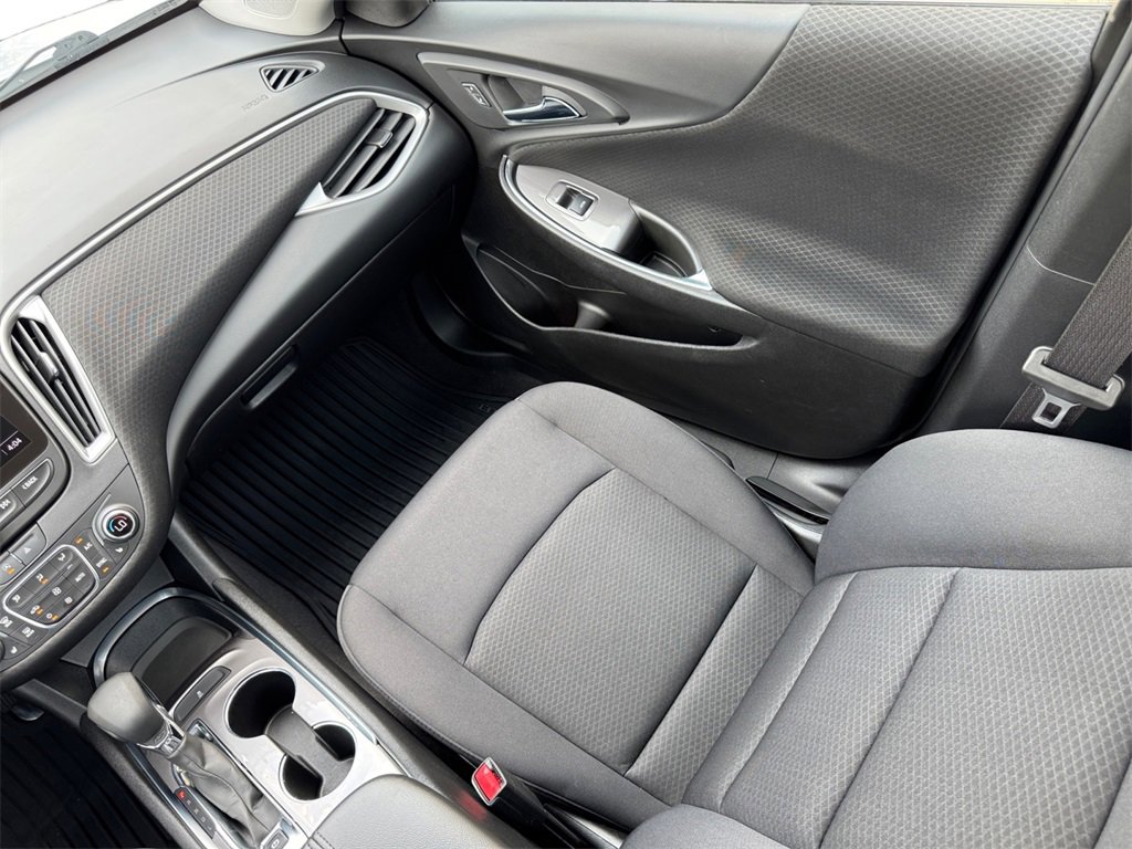 Used 2022 Chevrolet Malibu LT image 17