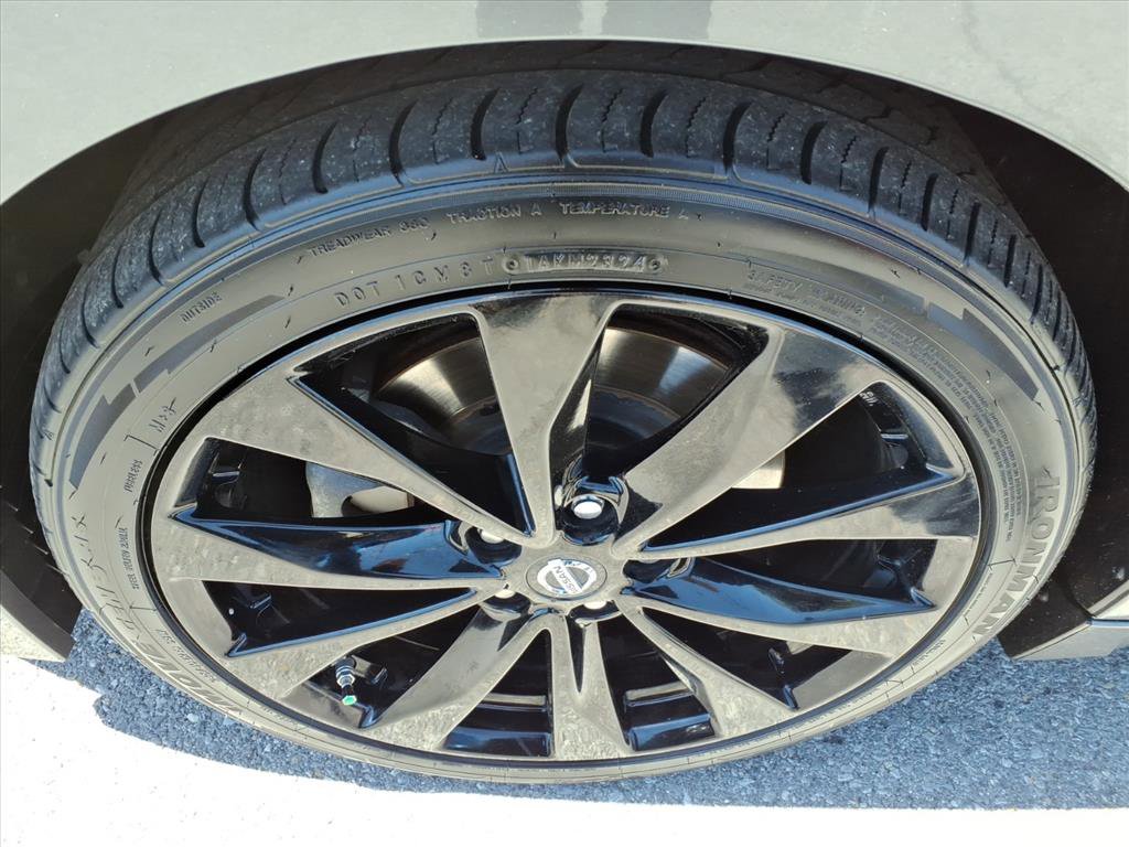 Used 2017 Nissan Maxima SR w/ Midnight Edition FWD image 7