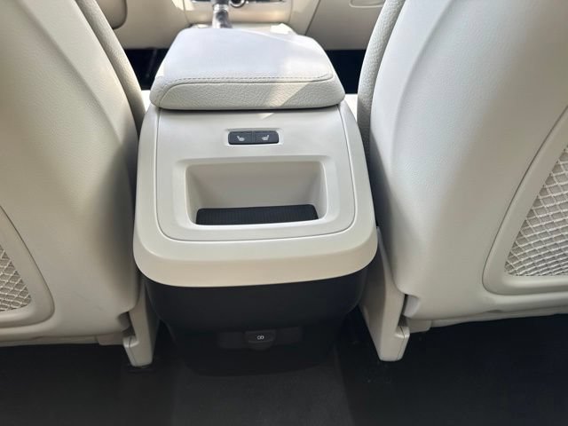 Used 2021 Volvo XC60 T5 Momentum w/ Climate Package AWD/4WD image 17